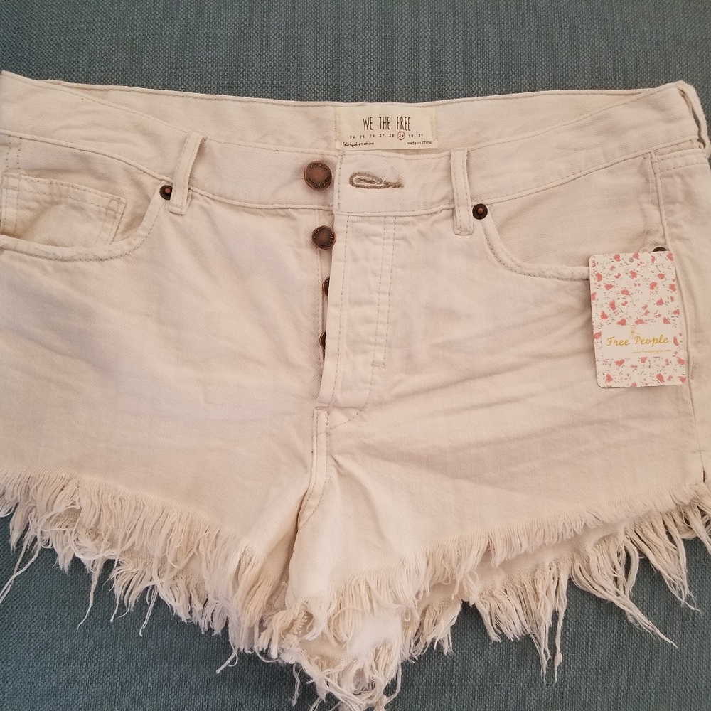 Free People Worn White Frayed Denim Shorts 29